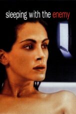 Nonton film Streaming Sleeping with the Enemy (1991) subtitle Bahasa Indonesia